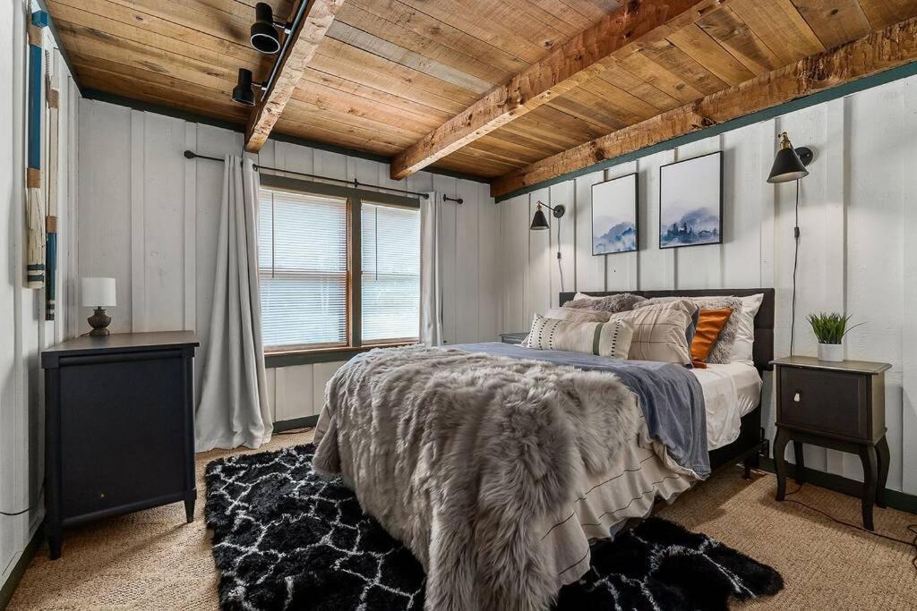 Rustic Cabin, Dock, Firepit, Kayaks & Games Winchester المظهر الخارجي الصورة