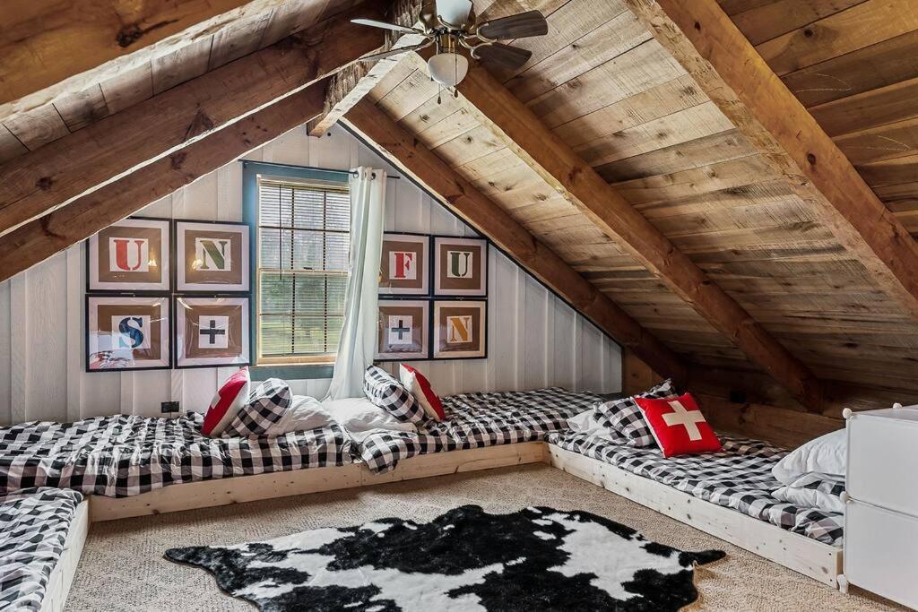 Rustic Cabin, Dock, Firepit, Kayaks & Games Winchester المظهر الخارجي الصورة