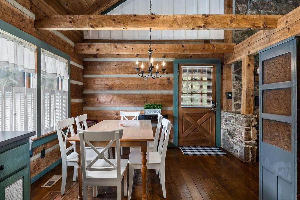 Rustic Cabin, Dock, Firepit, Kayaks & Games Winchester المظهر الخارجي الصورة