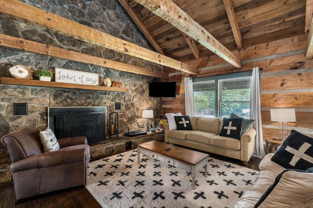 Rustic Cabin, Dock, Firepit, Kayaks & Games Winchester المظهر الخارجي الصورة