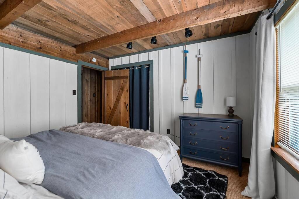 Rustic Cabin, Dock, Firepit, Kayaks & Games Winchester المظهر الخارجي الصورة